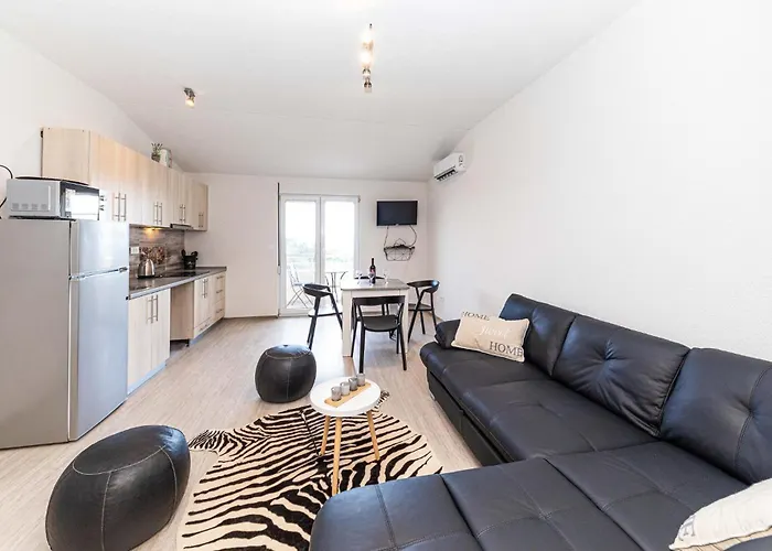 Cozy In Kastel Luksic Kaštela